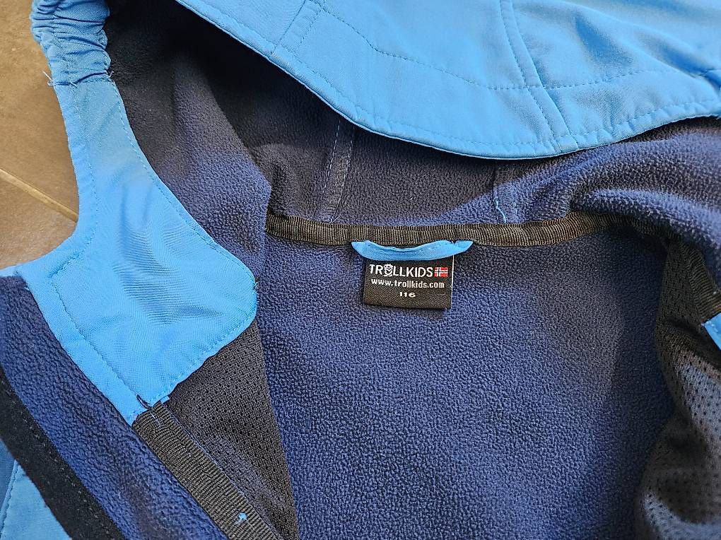 Trollkids Vestes & Manteaux: Trollkids Softshelljacke, Grösse 116 – D'occasion à Rorschacherberg par sut86 1