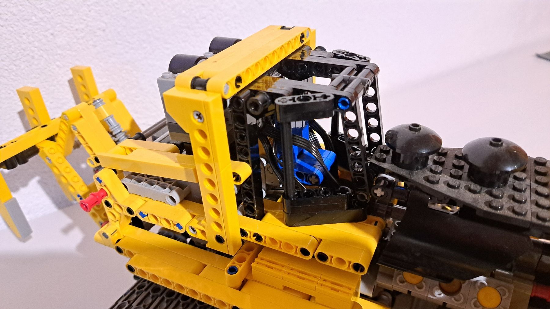 Lego Spielzeuge: Lego 8275 Planierraupe – Gebraucht aus Lommiswil von han_w5t6 4