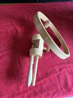 Cadre à broder bois avec pied serre-joint réglable