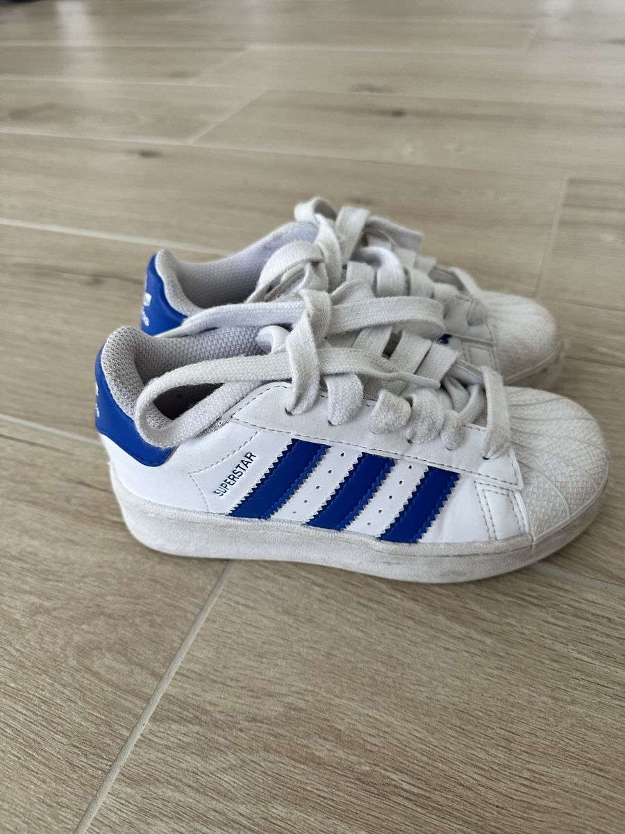 Adidas Chaussures hommes: Adidas Superstar pointure 30 – D'occasion à Wohlenschwil par Raptor2310