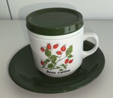 Teetasse mit Sieb und Deckel