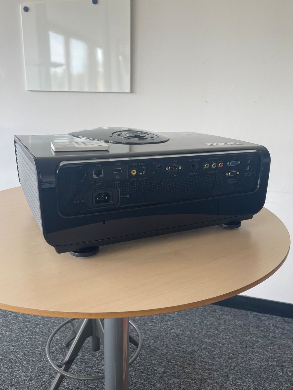 BenQ Proiettori: BenQ W6000 Full HD Beamer – Usato da Glattbrugg venduto da pmcgrp68 1