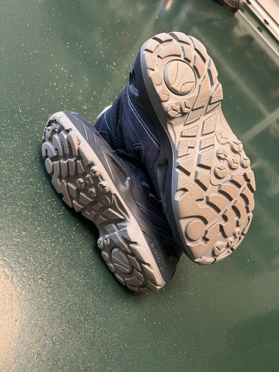 Lowa Scarpe da uomo: Lowa, Winterschuhe, Gr. 31 – Usato da St. Gallen venduto da aljaba 4