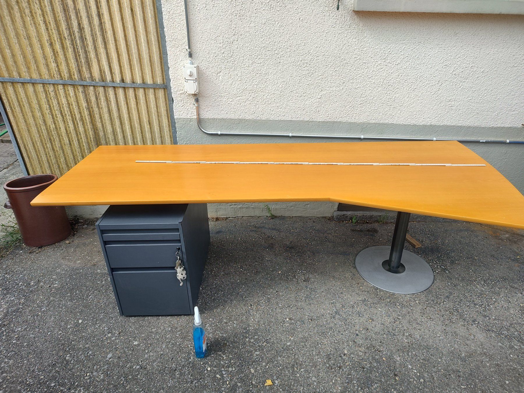 Scrivanie: Wunderschöner Bürotisch  Neupreis 5000.- – Usato da Melchnau venduto da Unikat01 2