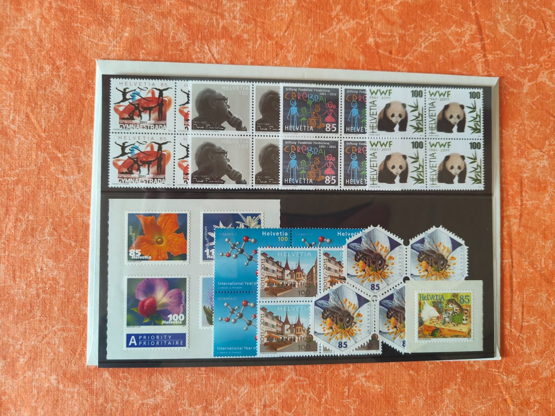 Tutti i francobolli: Timbres 2011 blocs de 4  non oblitérés – Nuovo e nell'imballaggio originale da Gryon venduto da Jessicaj87 4