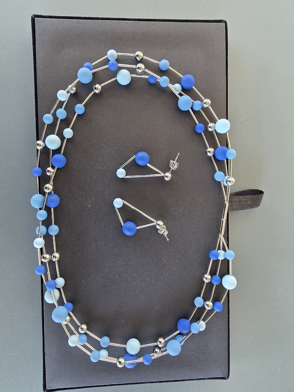 Swatch Altri gioielli: Swatch Blue Beads Necklace & Earrings Set – Nuovo (secondo la descrizione) da Savigny venduto da mar_pfd8 1