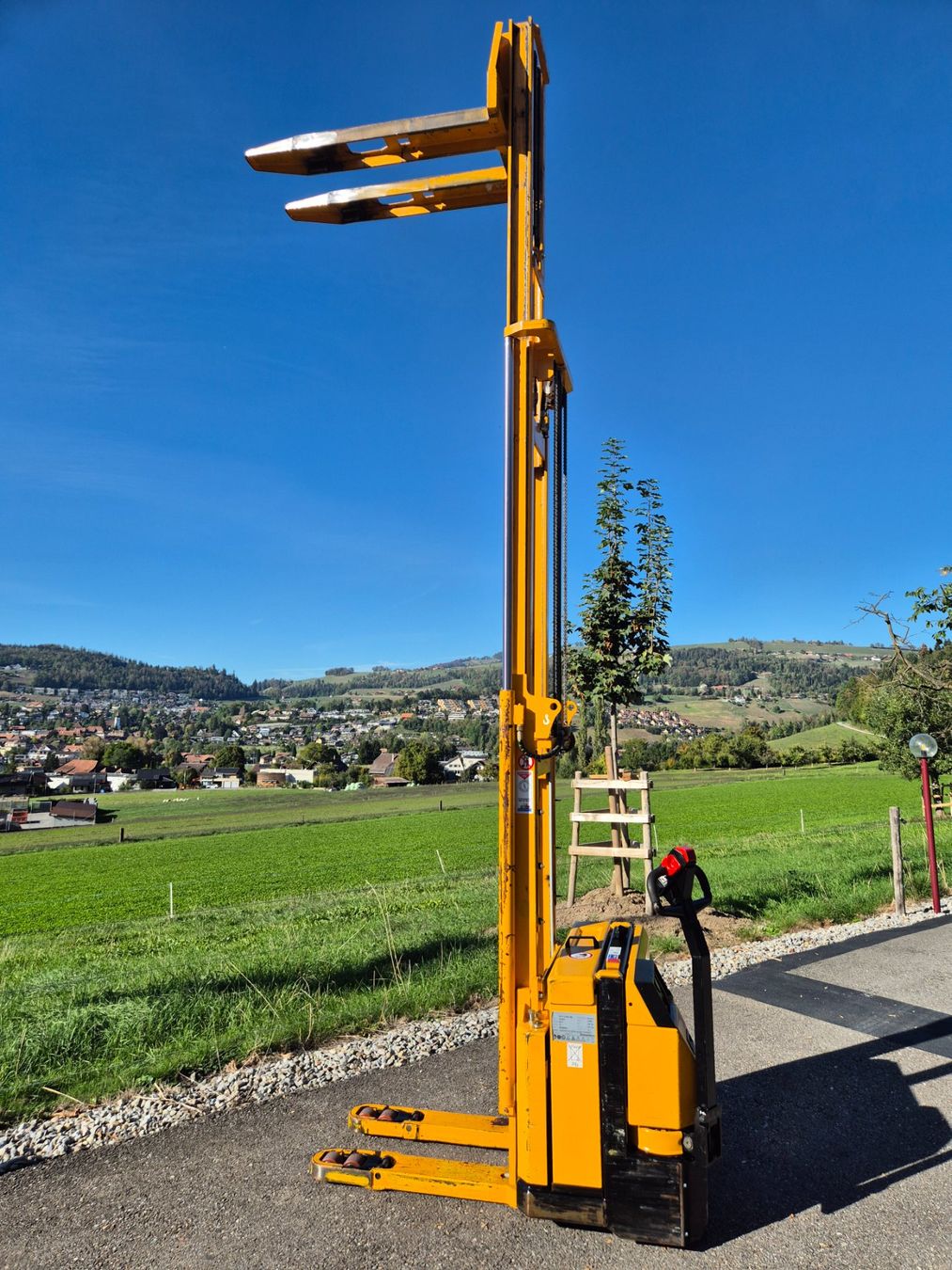 Jungheinrich Carrelli elevatori e a forche: 🚨Jungheinrich Deichselstapler TRIPLEX UND Initialhub❗ – Usato da Steffisburg venduto da Forkliftpower 4