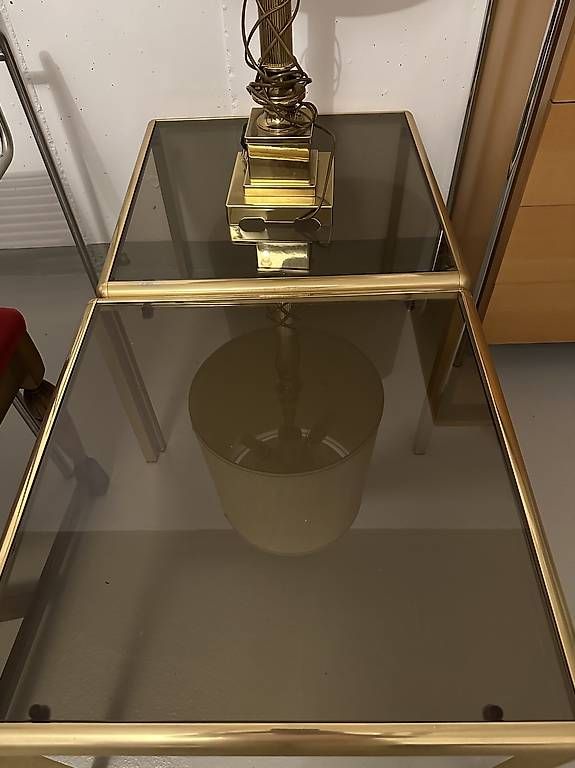 Tavoli: 3 Messing Beistelltische mit Lampe – Usato da Stetten venduto da Jiani01