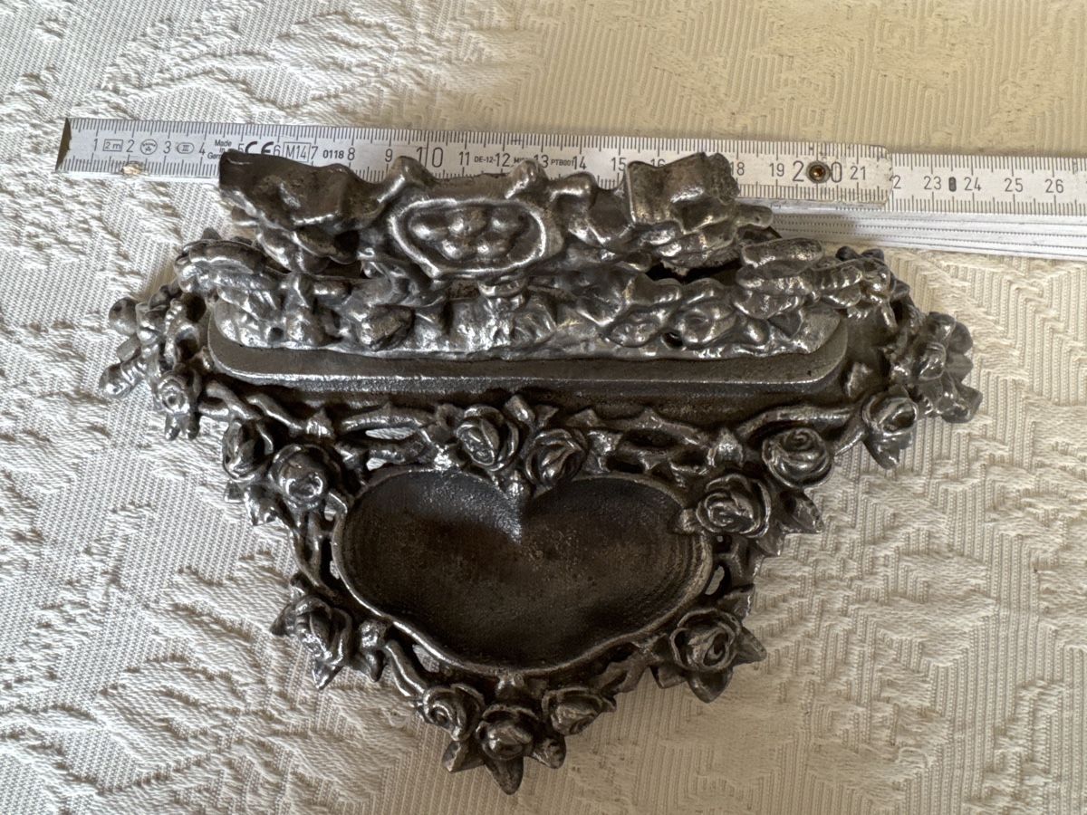 Tutte le decorazioni: Antiker Schmuck oder Krimskramsablage  Rosen-und Herzform – Usato da Gams venduto da ver_n7n9 1