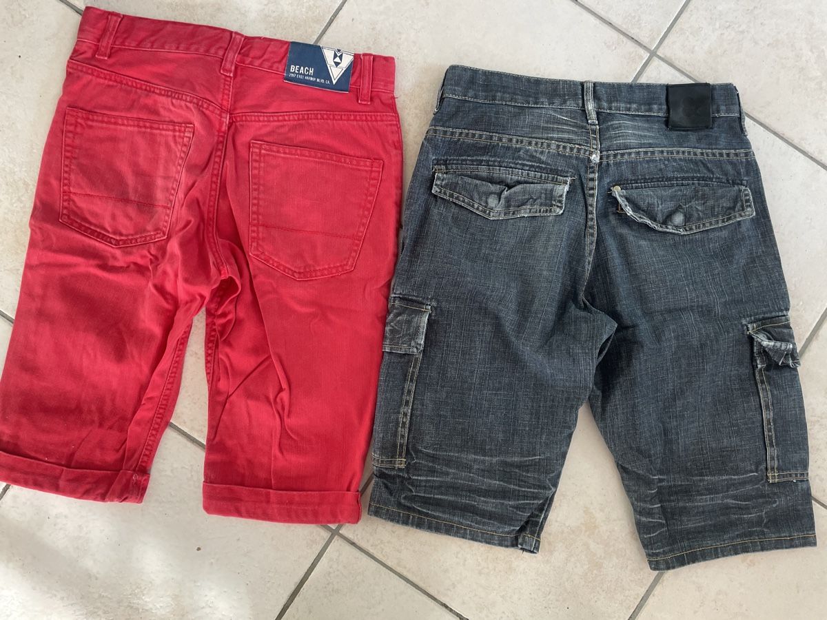 H&M Pantaloni: 2 H&M Jeans Shorts Gr.152 – Usato da Obergerlafingen venduto da cabo4 1