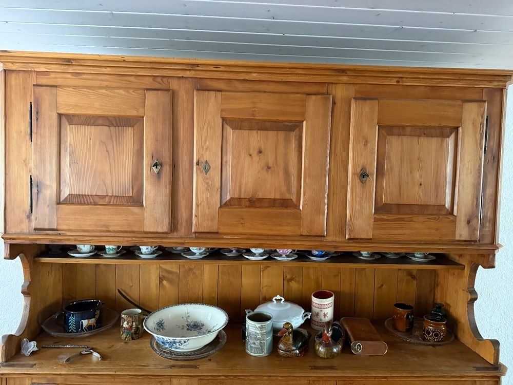 Credenze: Antikes Holz Buffet Schrank Kasten Kommode – Usato da Walterswil BE venduto da Lonitti 1