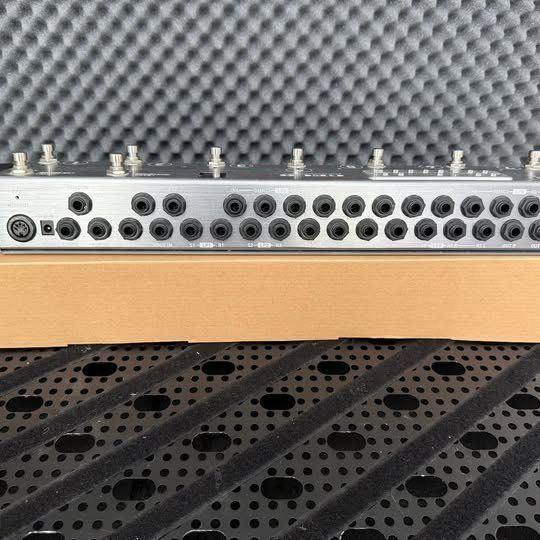 Musikinstrumente: MOEN GEC8 FX Switcher – Gebraucht aus Winterthur von G14n7uc4 1