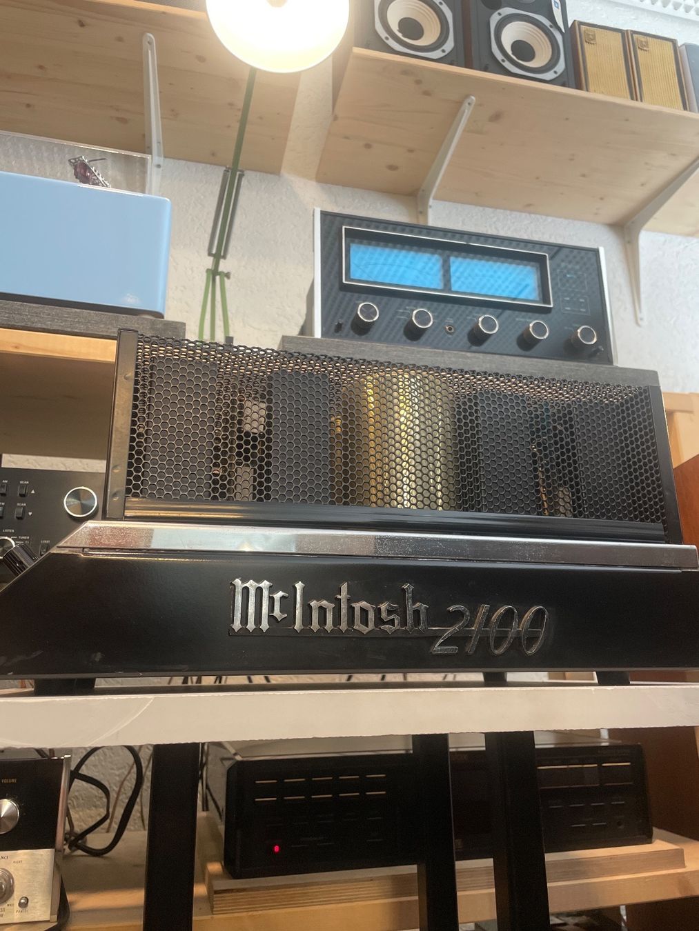 McIntosh Amplificatori: Mcintosh 2100 – Usato da Onnens VD venduto da Vintage-Hifi-Store