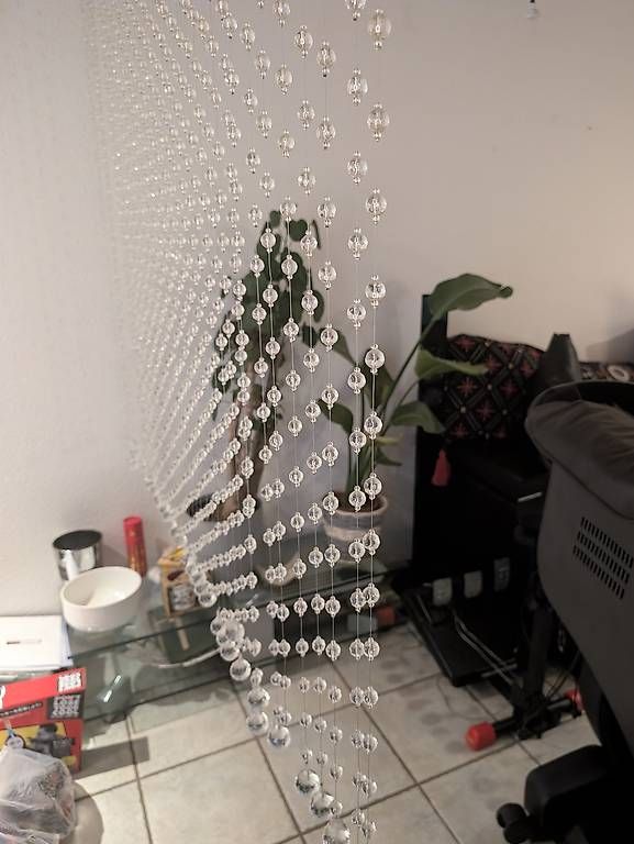 Alle Dekorationen: Rideau de décoration en crystal  – Gebraucht aus Athenaz (Avusy) von che_6dfd 1