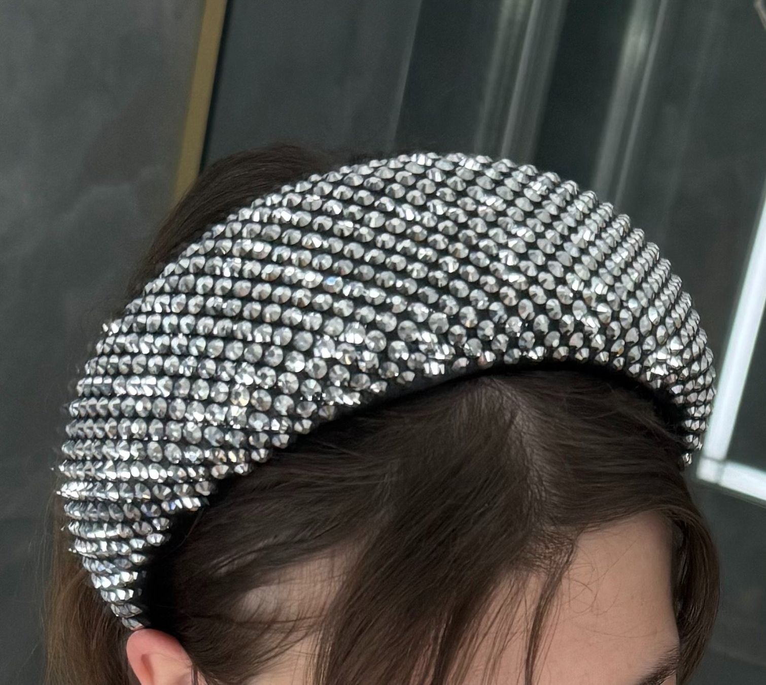 Prada Accessori per capelli: Prada Oversized Crystal-Embellished Padded Haarreif – Nuovo (secondo la descrizione) da Oberburg venduto da Cheysirius 1