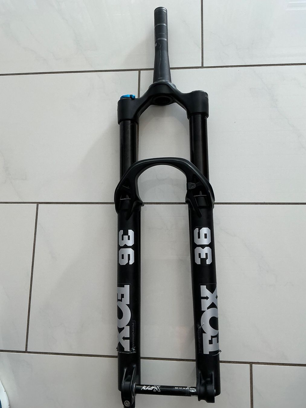 Fox Ersatzteile: Fox 36 Performance-Grip – Gebraucht aus Biel-Benken BL von Sahra1