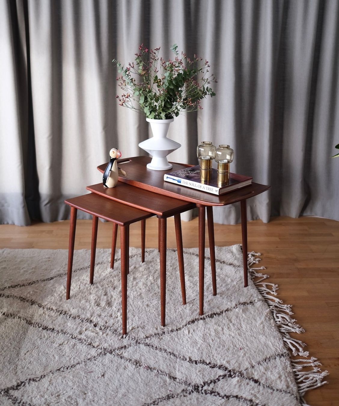 Set di tavolo e panche: Nesting tables by Jens Harald Quistgaard, Denmark – Usato da Bern venduto da Zmodern_VIN 6