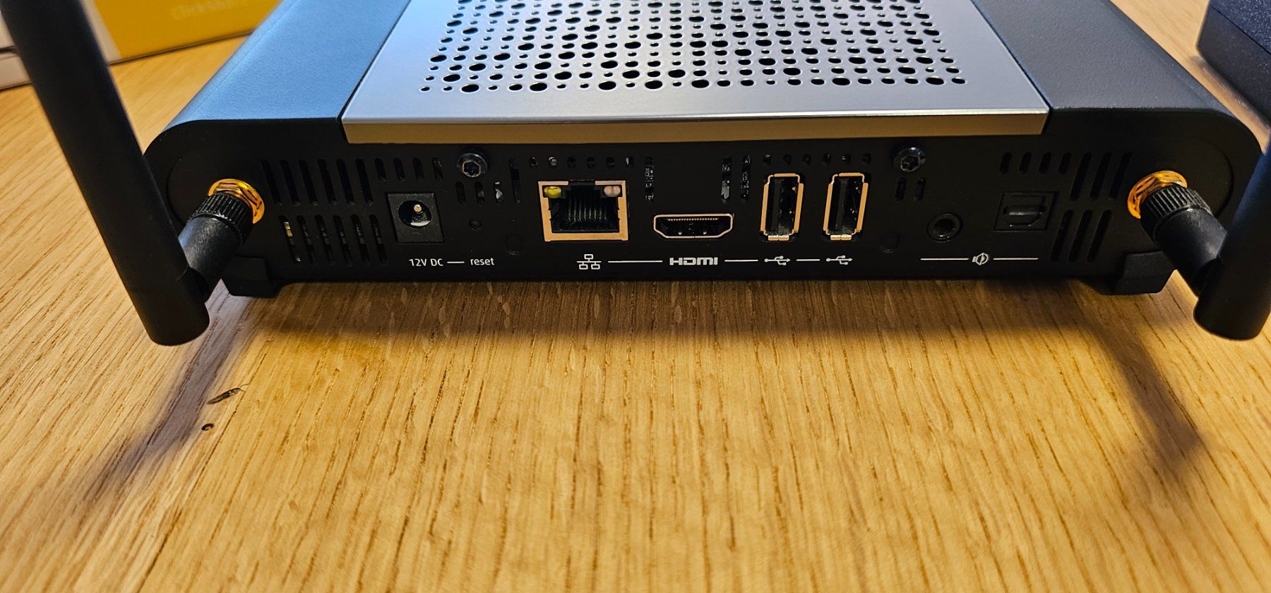 Barco Unità & Adattatore: Barco Clickshare CSE-200 inkl. 2 Buttons USB-A – Usato da Küttigen venduto da FuturePlanet 2