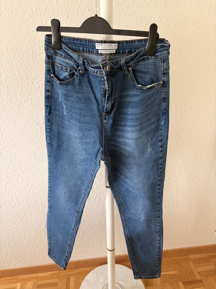 Jeans: 2 jeans bleu clair et bleu foncé – Usato da Chêne-Bougeries venduto da bru_bs9n 1