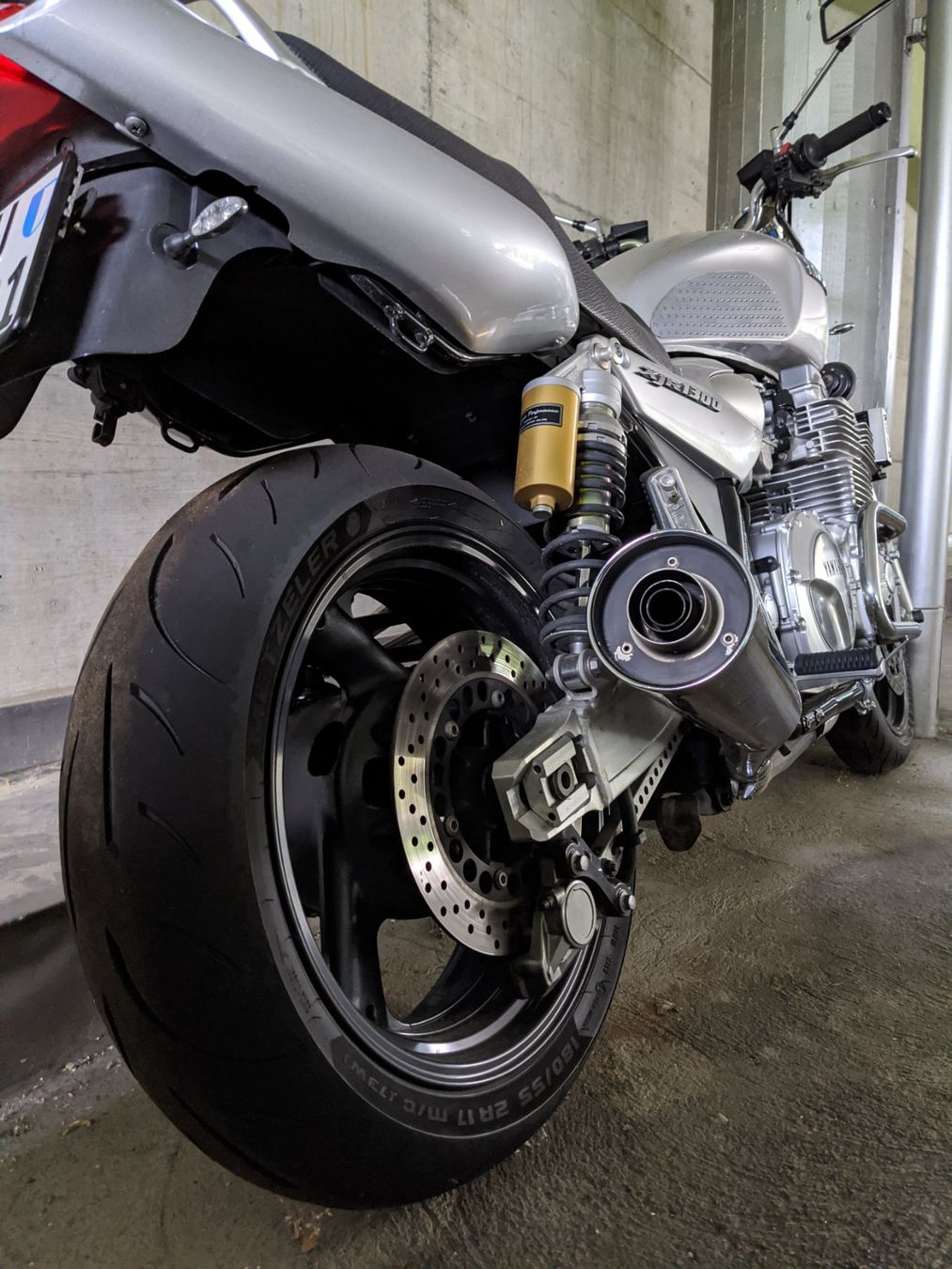 Yamaha Touring: Motorrad Yamaha XJR 1300 – D'occasion à Kastanienbaum par kr.arch 2