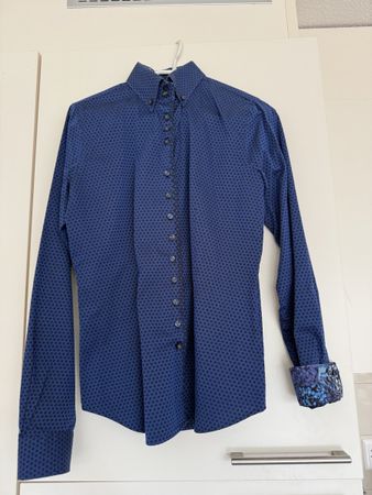 Blaue Bluse mit Muster Gr. L