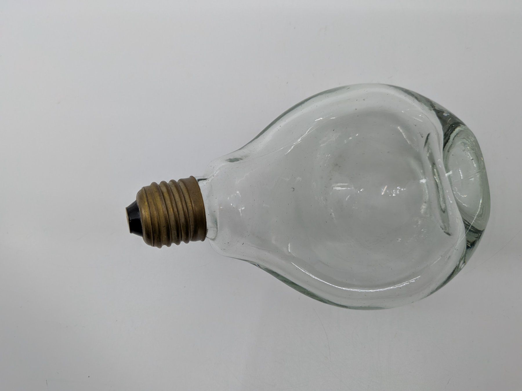 Statuette: Flasche Schale in Form einer Glühbirne – Usato da Emmen venduto da magelan 1
