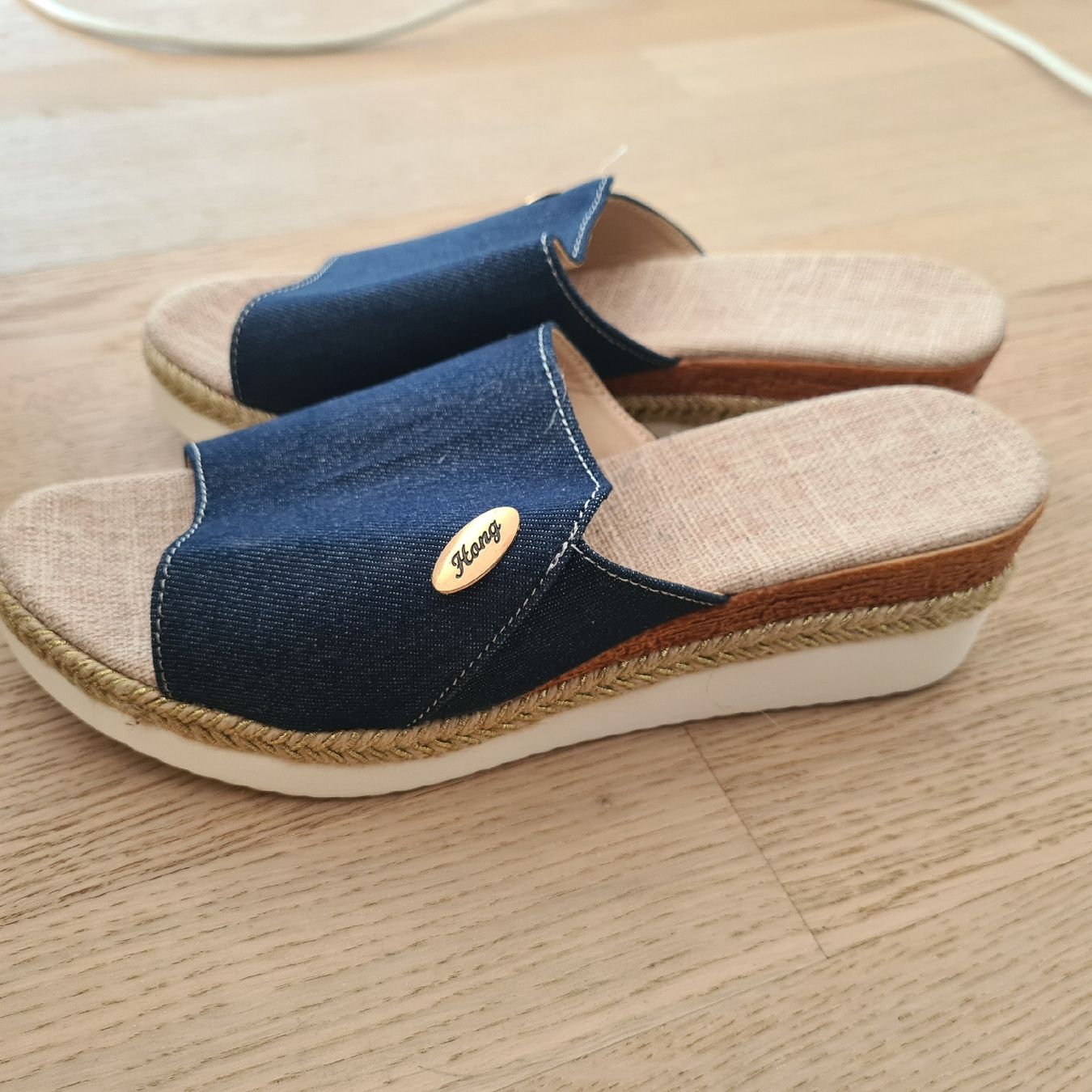 Chaussures femmes: Pantoletten  Gr. 40 – D'occasion à Steinen par turbogeiss99