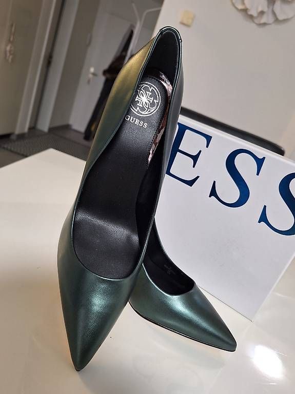 Scarpe da donna: Wunderschöne Guess Schuhe – Usato da chur venduto da merygori 4