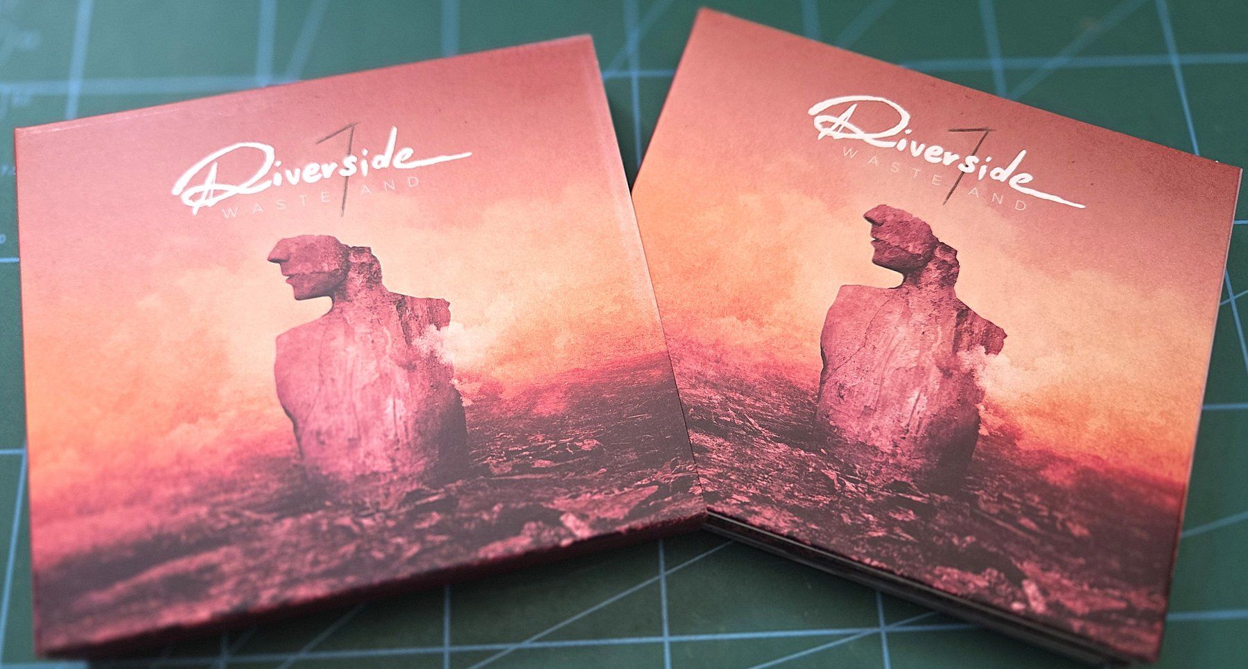 CDs: Riverside - Wasteland - Digipack in Slipcase mit 2 CD +1DVD – Neu (gemäss Beschreibung) aus Biberist von Beaver58 3