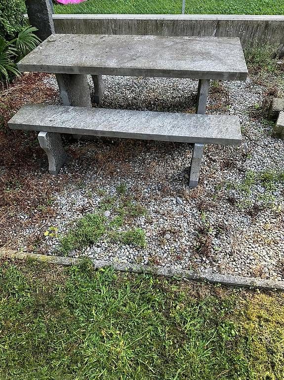 Tavoli: Tavolo in granito Val Bavona – Usato da Viganello venduto da millo 2
