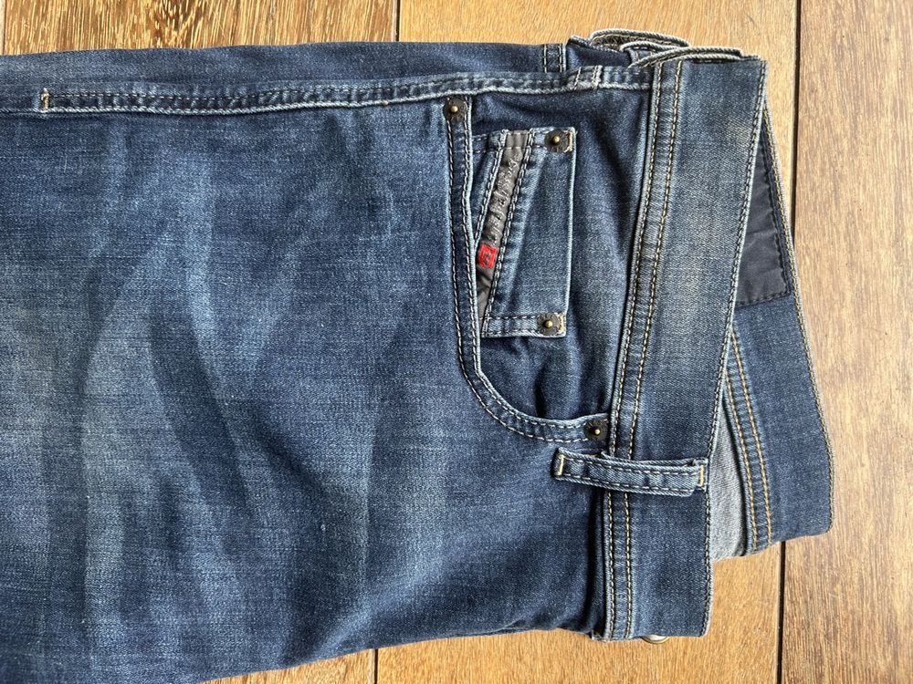 Diesel Jeans: Diesel Tepphar Jeans, Grösse W34 L32, Top Zustand! – Nuovo (secondo la descrizione) da Binz venduto da sue-star 2
