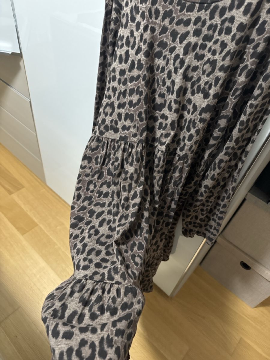 Robes: Leopardenmuster Kleid, Grösse M – Neuf (Voir description) à Sursee par Alyel 2