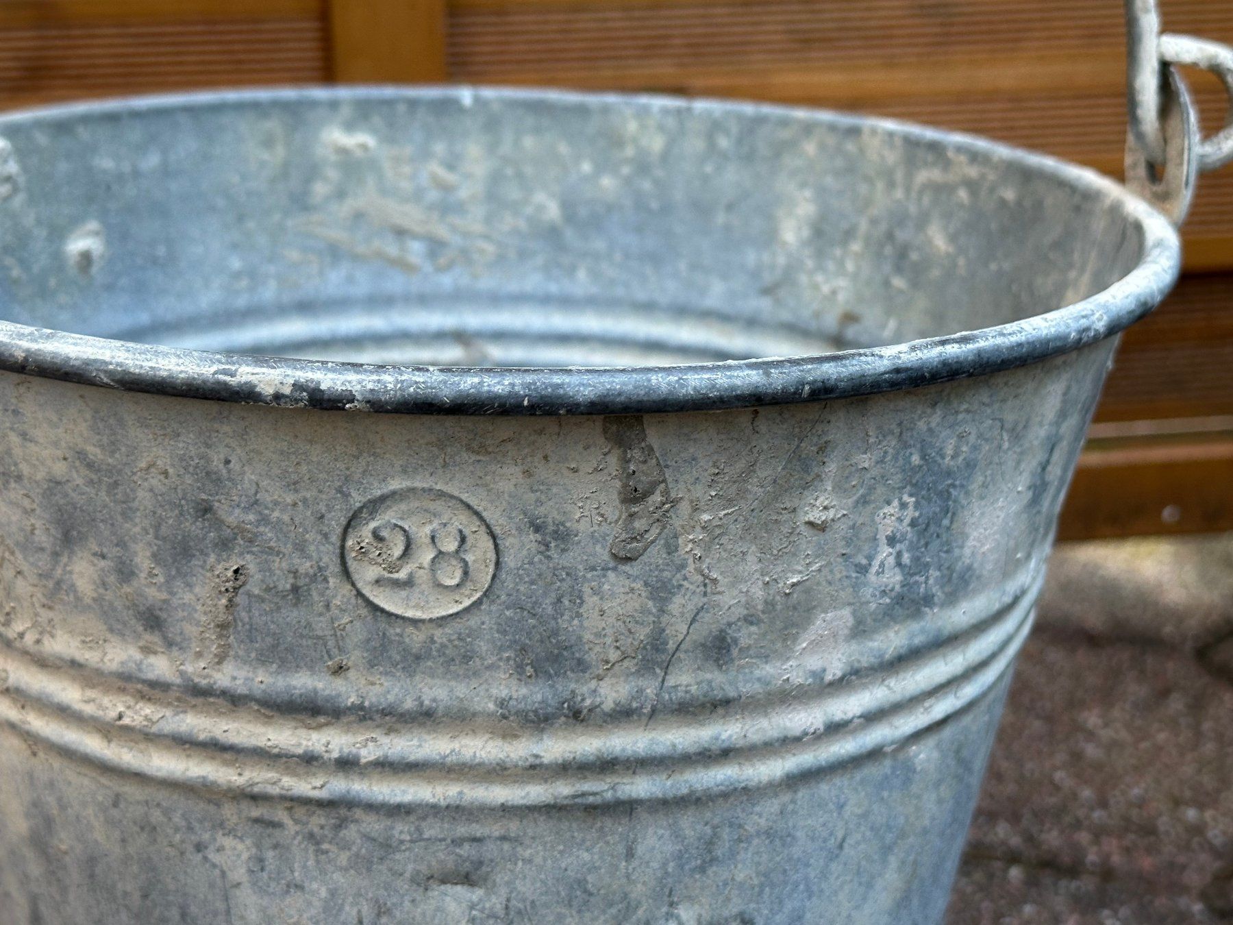 Tutte le decorazioni: Kessel Deko Blumen Garten – Usato da Flüelen venduto da Amazona03 5