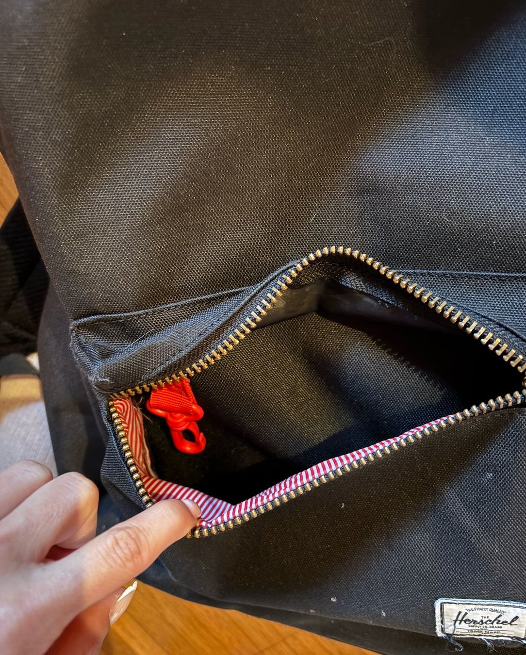 Herschel Rucksäcke: Sac à dos Herschel noir – Gebraucht aus Athenaz (Avusy) von j.bussinger 3