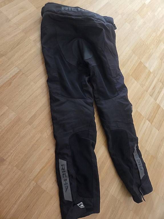 Pantaloni: Richa Motorradhose Damen – Usato da Steffisburg venduto da Monika750 1