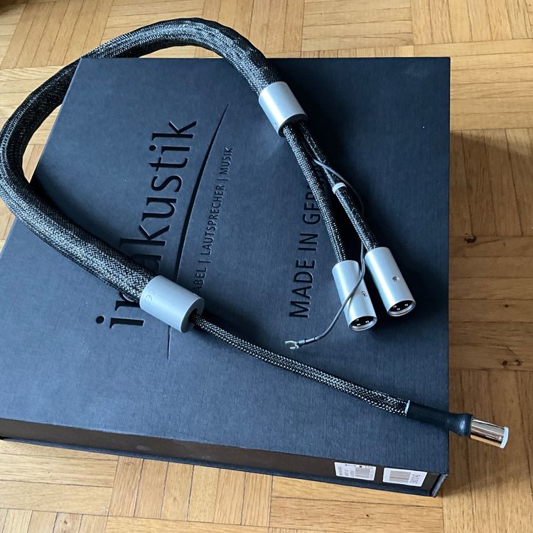 In-akustik Premium Subwooferkabel – 5 Meter, Mono, 2-voudig Afgeschermd, 24k Verguld, OFC-koper, Blauw/zilver