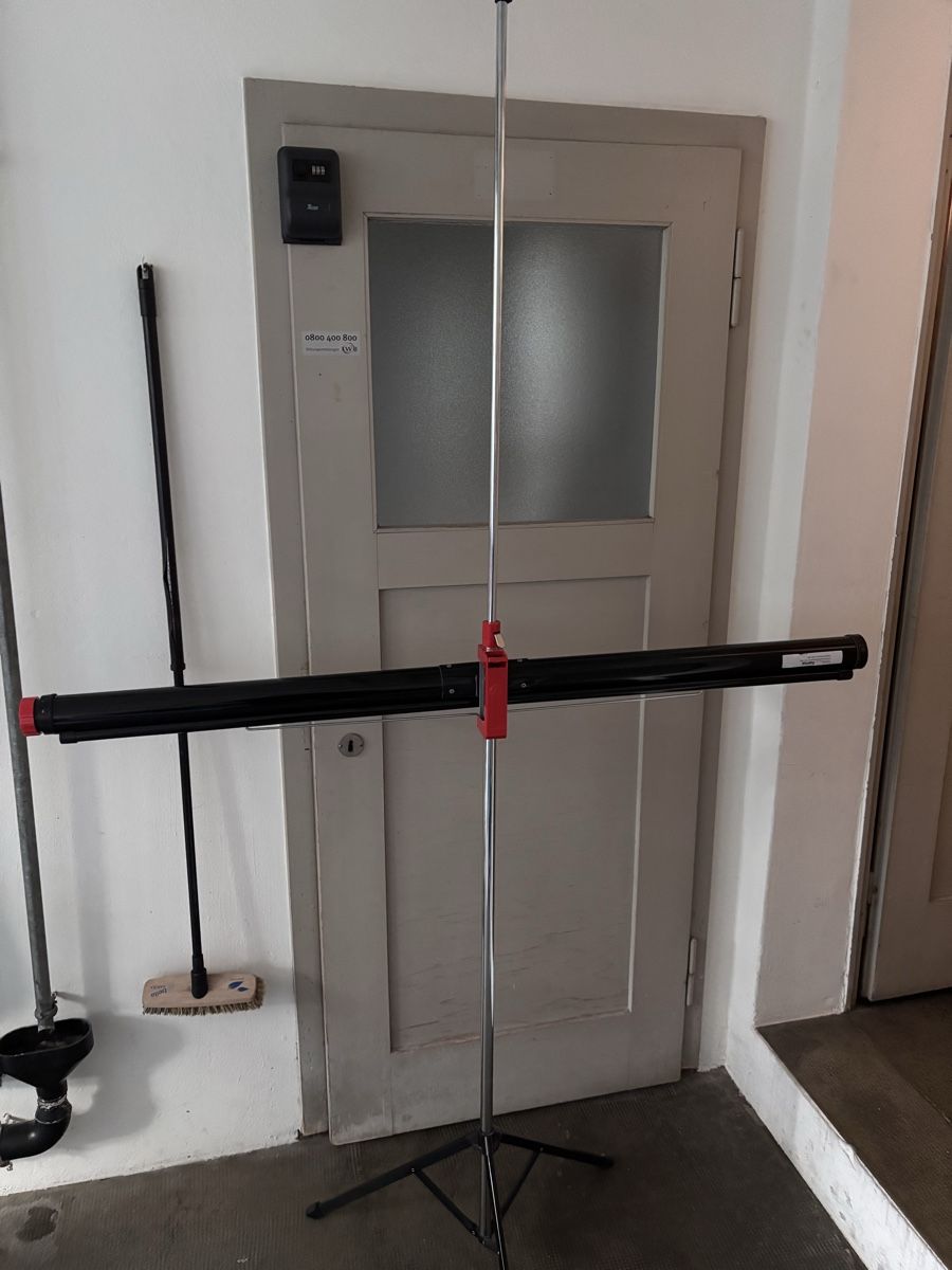 Leinwände & Keilrahmen: Leinwand zum Ausrollen – Gebraucht aus Basel von FannySt 2