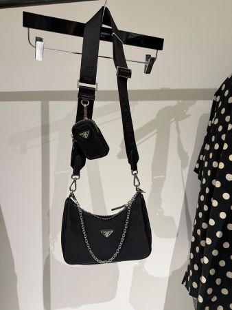Joli petit sac noir en nylon