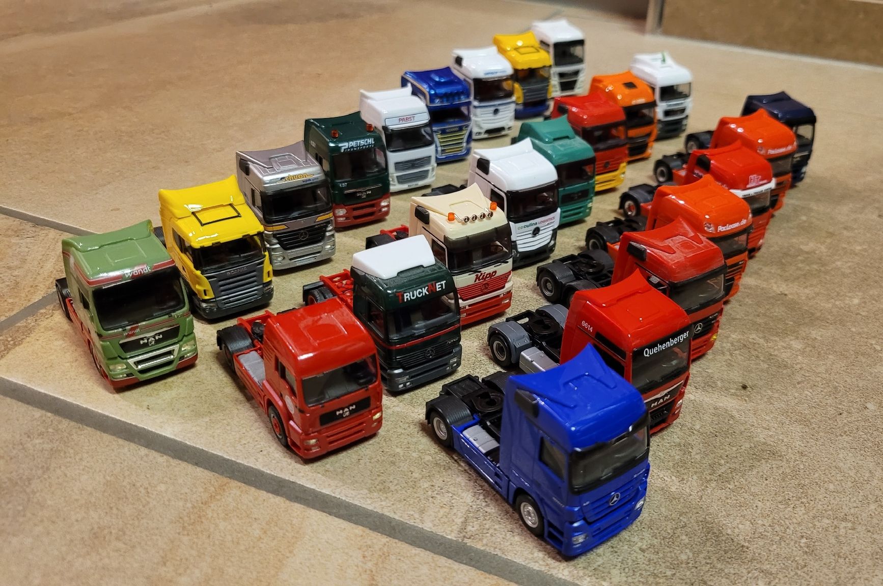 Herpa Kit di modellismo & Modellini statici: Herpa LKW's 1:87 – Usato da Hettiswil venduto da kuese85 2