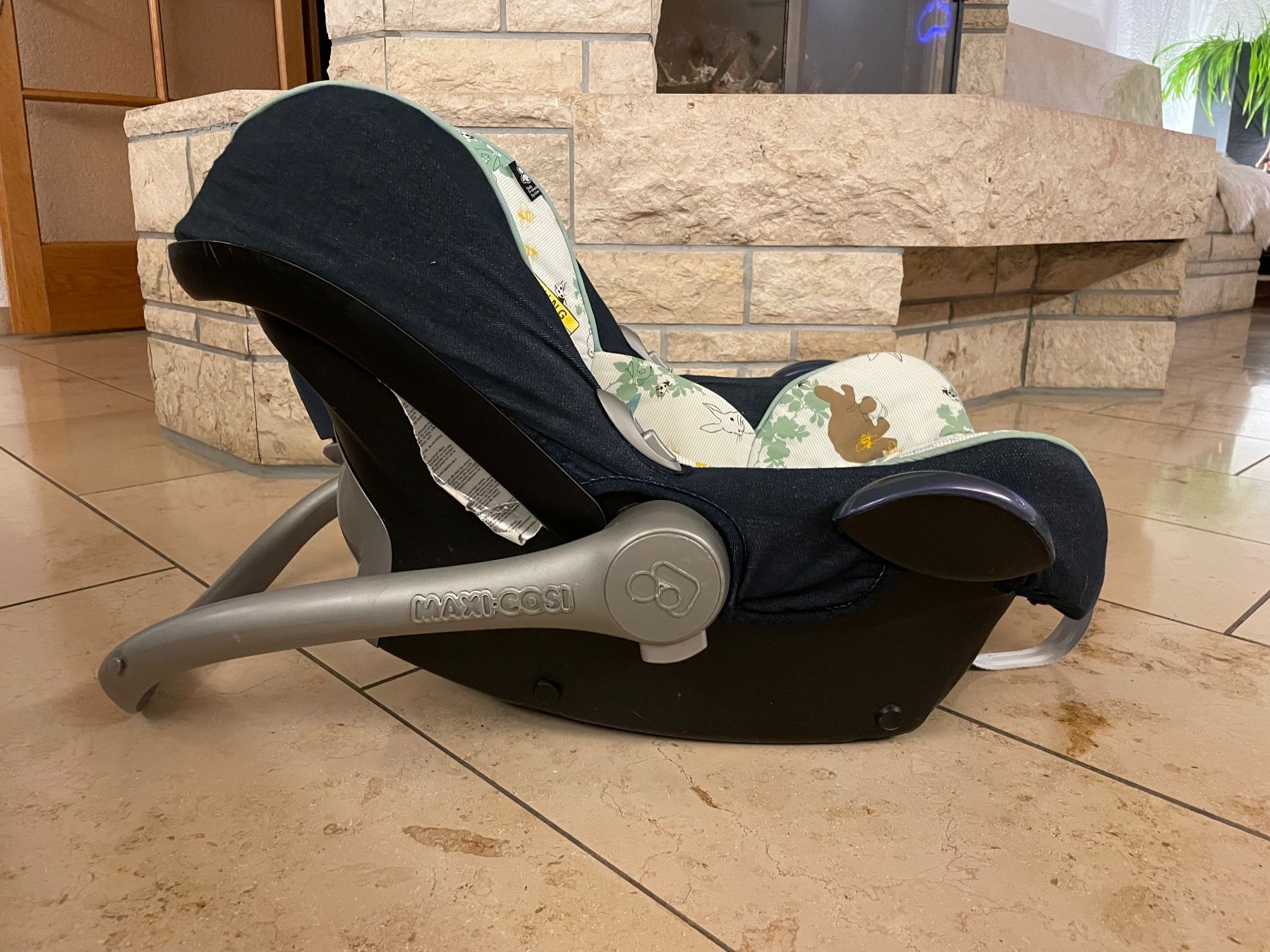 Maxi-Cosi Seggiolini per auto: Maxi Cosi Cabriofix vollausgestattet – Usato da Embrach venduto da Smart0 1