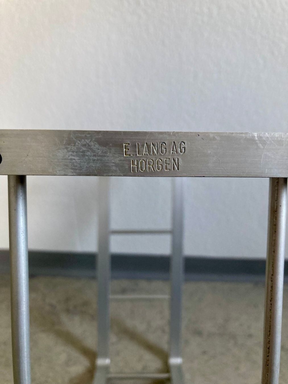 Autres meubles de bureau: Schirmständer Aluminium, Designklassiker – D'occasion à Aarau par richdig 3