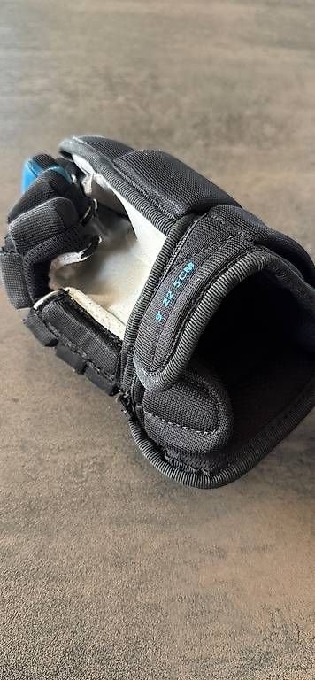 Kinderhandschuhe: Kinder Hockeyhandschuhe – Gebraucht aus Wangen SZ von CND1203 1