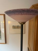 Deckenfluter Metall schwarz Glasschirm rosa