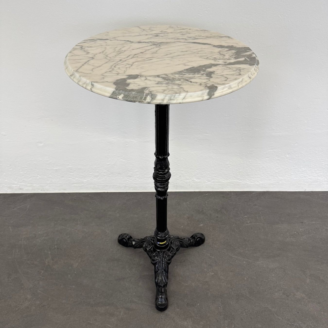 Tavoli: Top Design Classic Bistrostehtisch Stein – Usato da Schönenwerd venduto da mcofficeshop