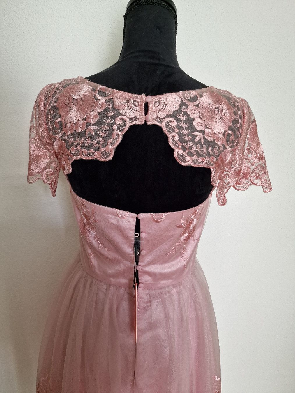 Vestiti: Chi Chi London Kleid, Gr. 38 – Nuovo e nell'imballaggio originale da Kerns venduto da d_s_obwalden 7
