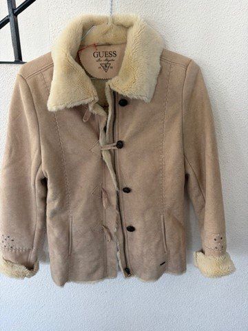 Guess Jacken & Mäntel: Guess Mädchen Lederjacke mit Fell – leichte Winterjacke – Gebraucht aus Mehlsecken von Helly21 2