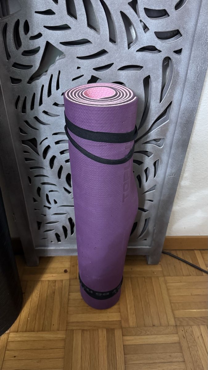 Bodenmatten: Yoga Teppich  – Gebraucht aus Zürich von Privat4444