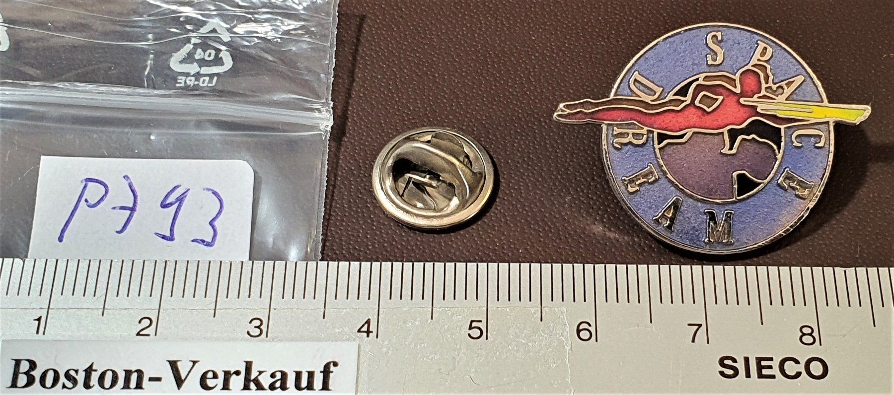 Placchette & Badge: P793 - Pin Space Dream – Usato da Reinach BL venduto da Boston-Verkauf 1