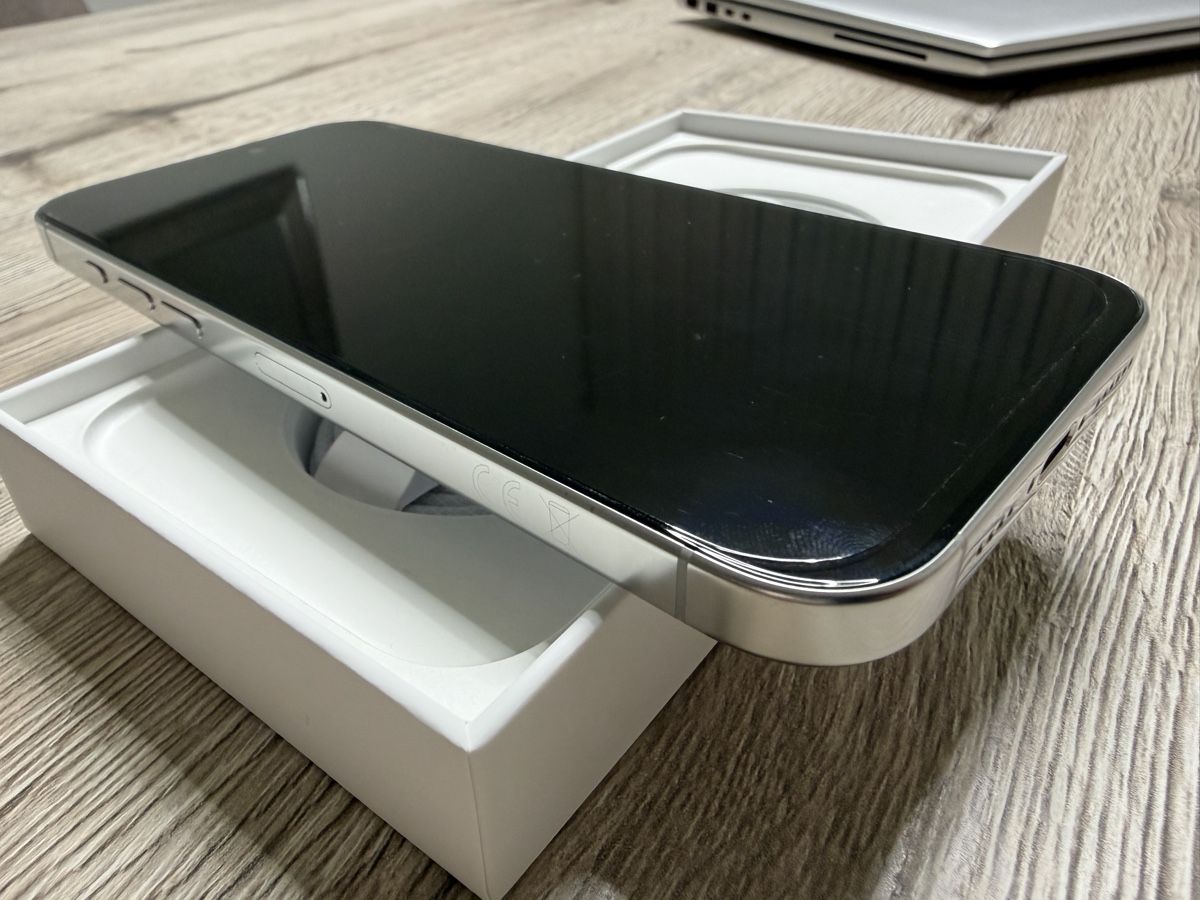 Apple Telefoni cellulari / Smartphones: iPhone 16 Pro Max 256GB White Titanium – Usato da Benglen venduto da bmwgt 3