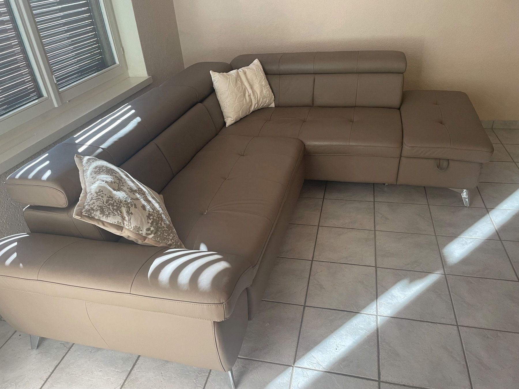 Divani: Sofa / Bettsofa Mokkabraun (neuwertig) – Nuovo (secondo la descrizione) da Rupperswil venduto da Abcsale 1